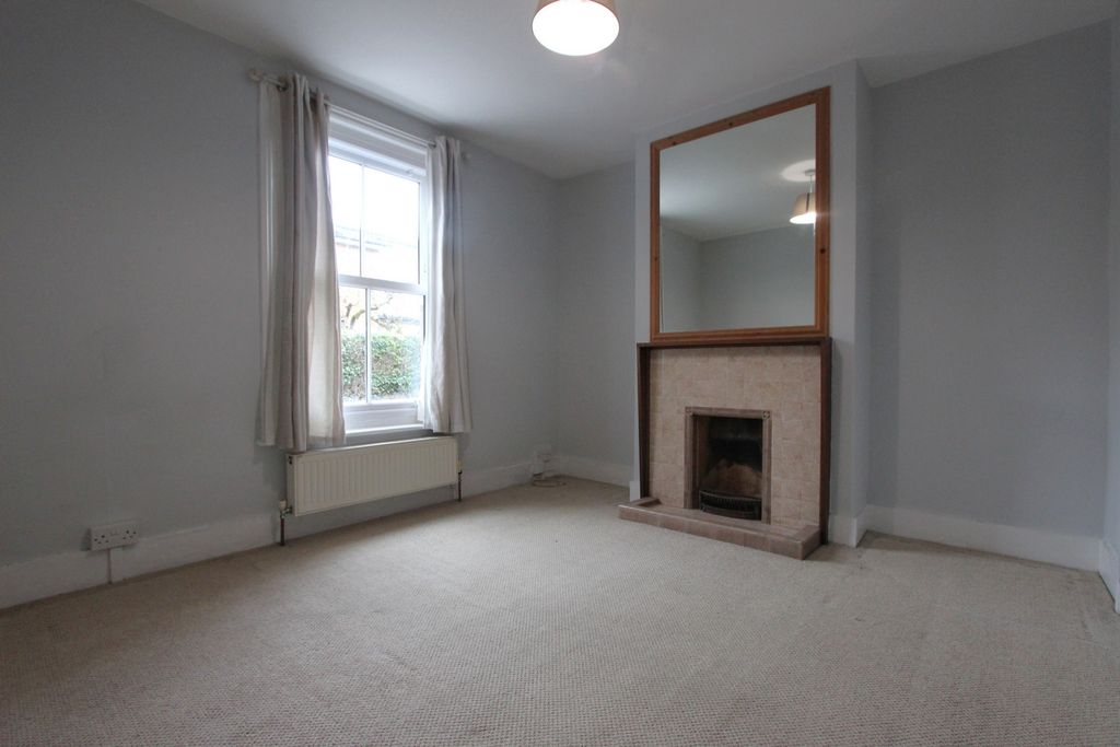 Property photo 2 of 11 Photo 3