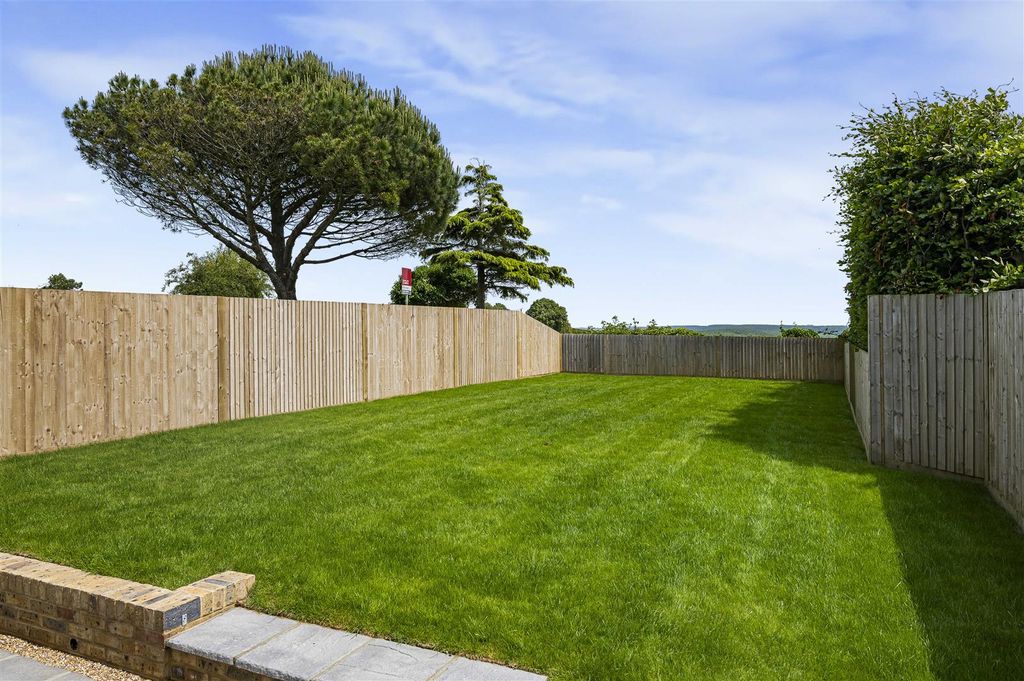 Property photo 2 of 31 Rear