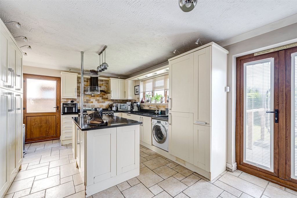 Property photo 3 of 18 Picture No. 13