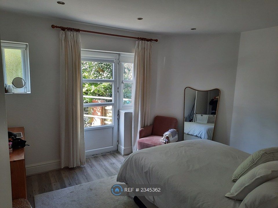 Property photo 3 of 4