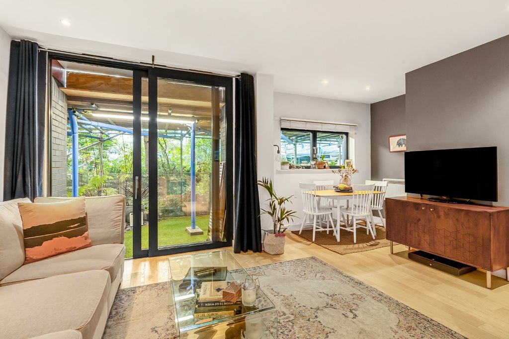 Property photo 1 of 23 Picture No. 10