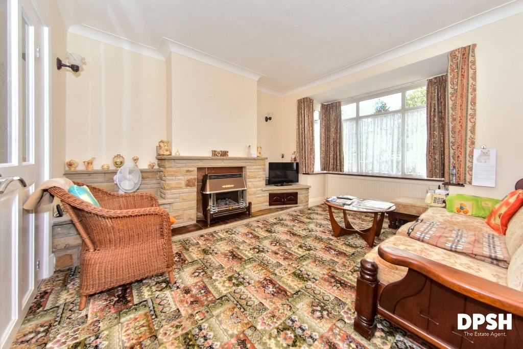 Property photo 2 of 26