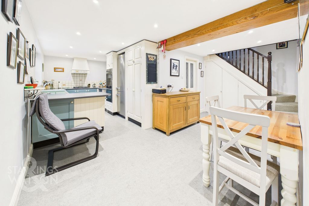 Property photo 3 of 31