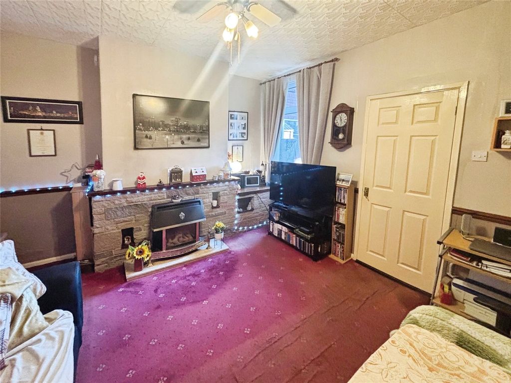 Property photo 3 of 10 Dining Room