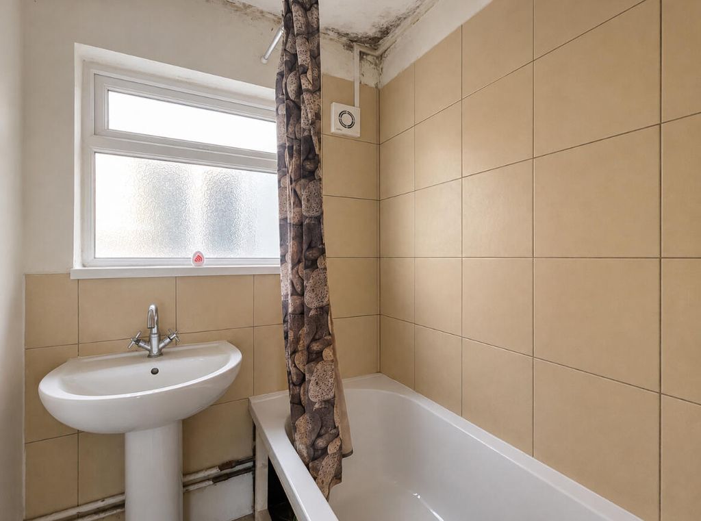 Property photo 3 of 5 Bathroom