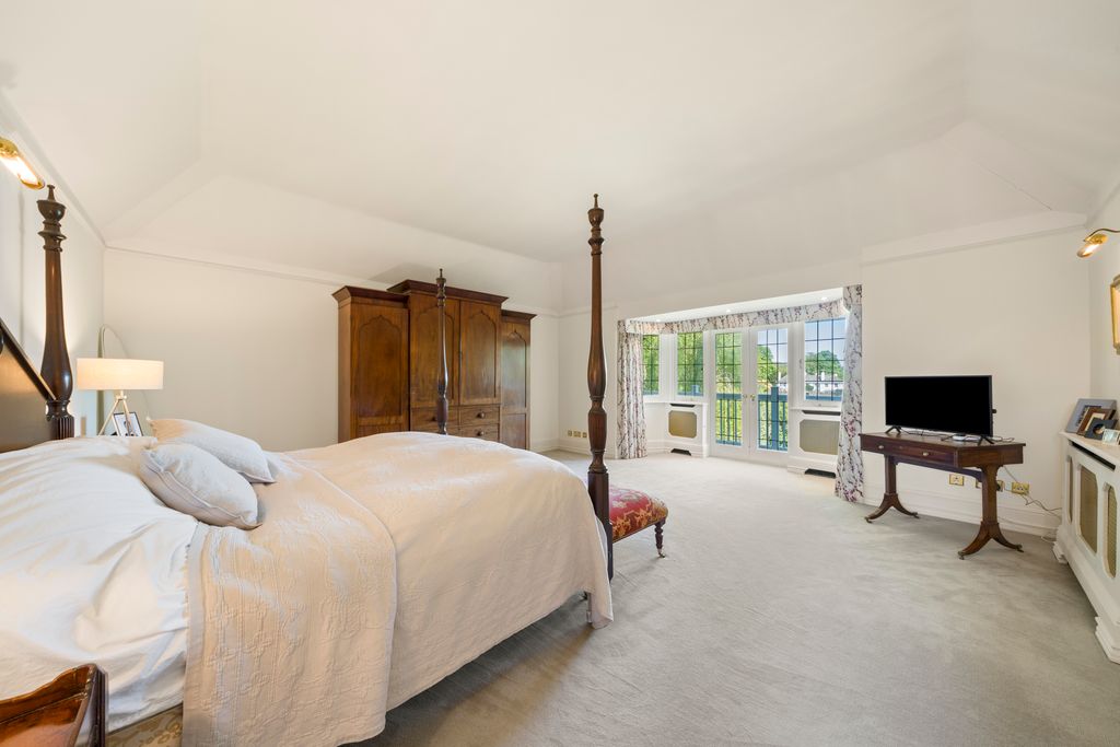 Additional image 11 of 10 bed property for saleChauntry Road, Bray, Maidenhead SL6