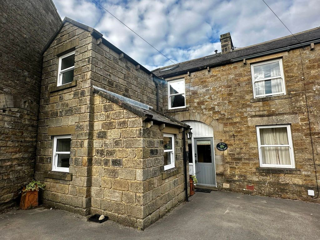 Property photo 1 of 10 Front