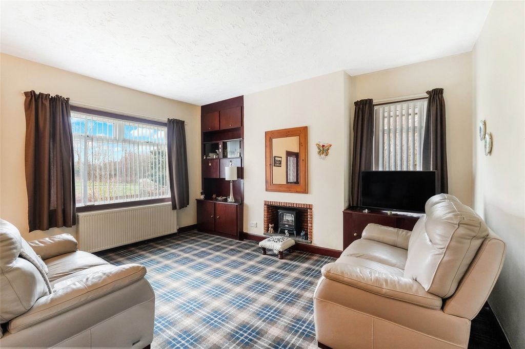 Property photo 3 of 21 Picture No. 02