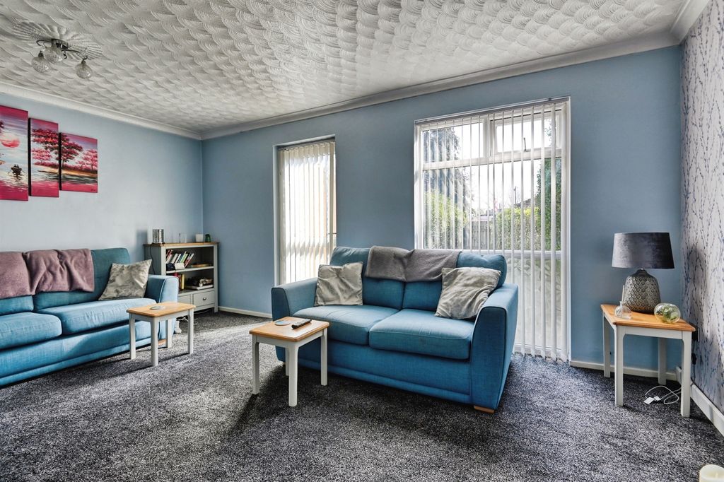 Property photo 3 of 21