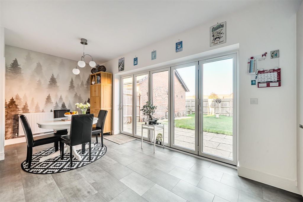 Property photo 3 of 21 1430445-10-69B9786751F4d.Jpg