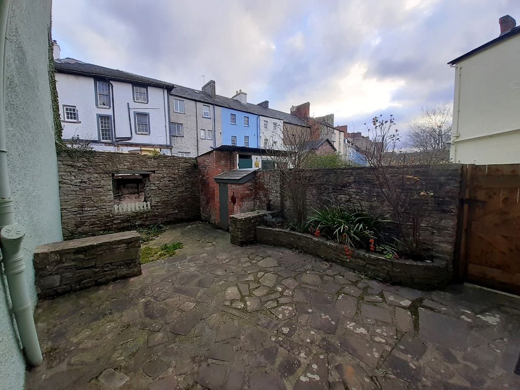 Property photo 2 of 17 Not Specified