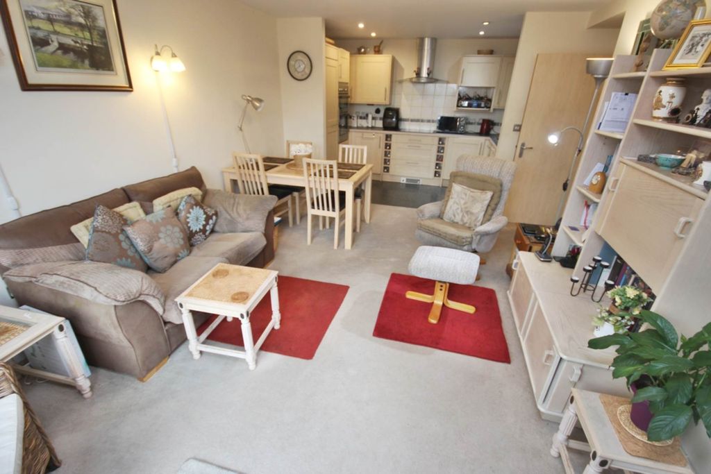 Property photo 3 of 11