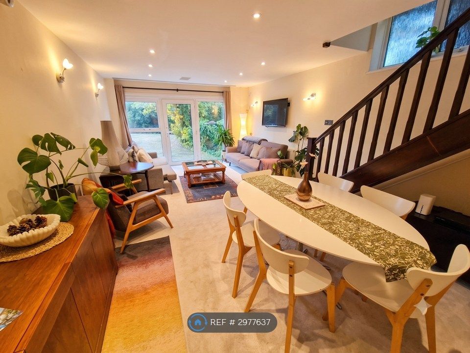 Property photo 2 of 31 Dining Area