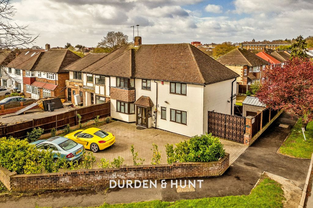 Property photo 1 of 32