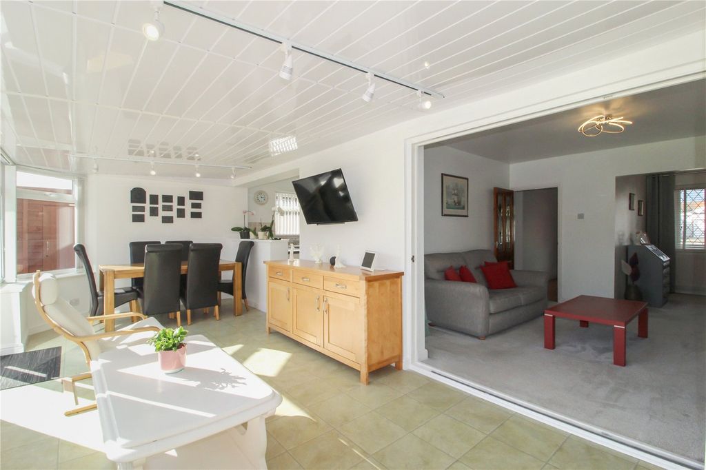 Property photo 2 of 17 Picture No. 04