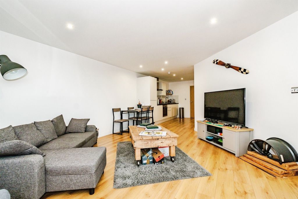 Property photo 2 of 16