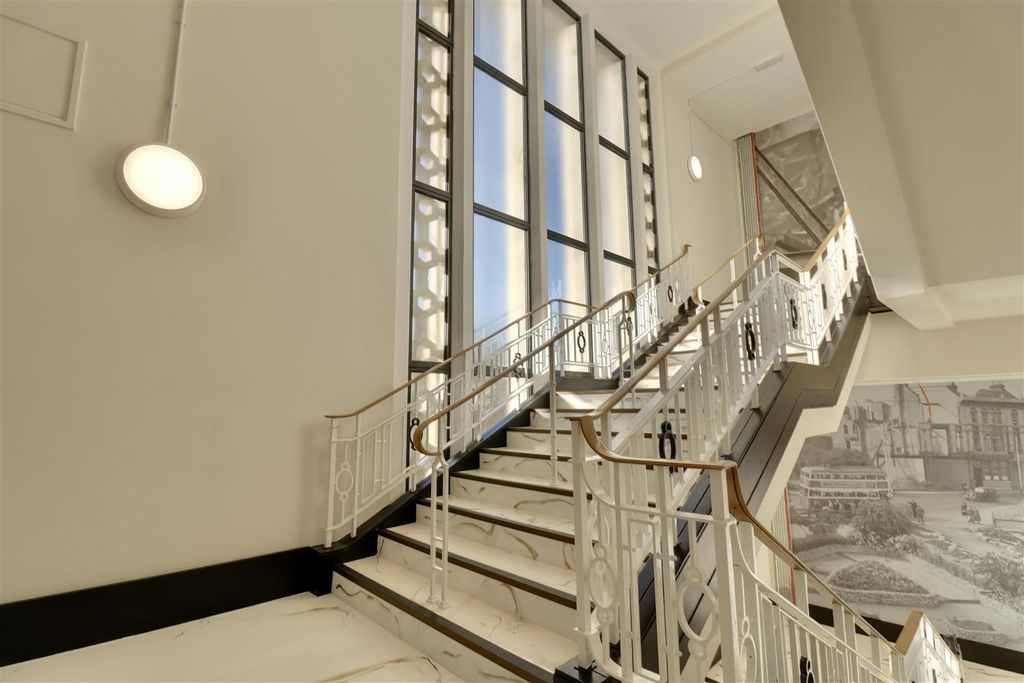 Property photo 2 of 22 8A35E852-9F7C-4Aed-A22C-9F4C4Ad2F420_1_201_A.Jpeg