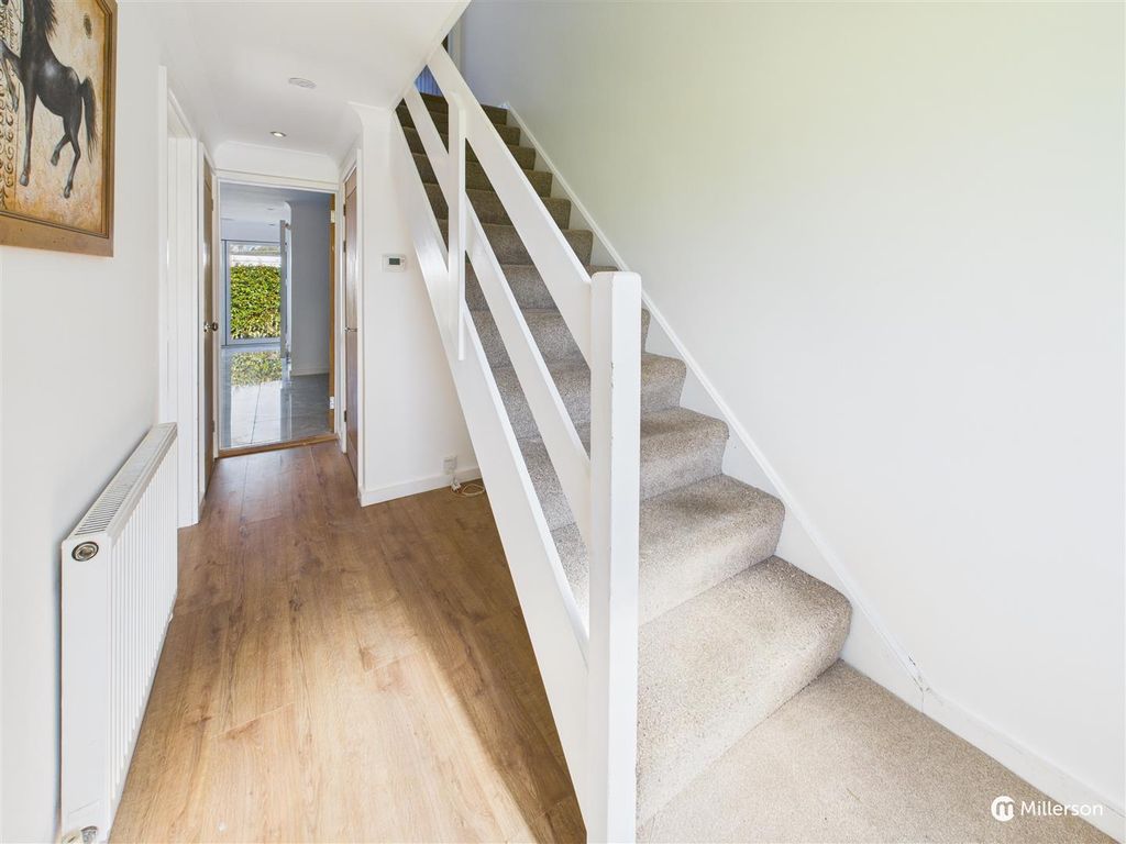 Property photo 2 of 17 Entrance Hallway