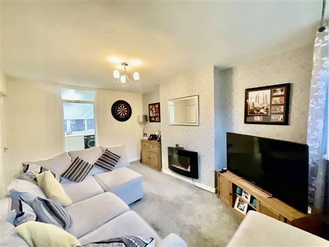 Property photo 2 of 12 Lounge