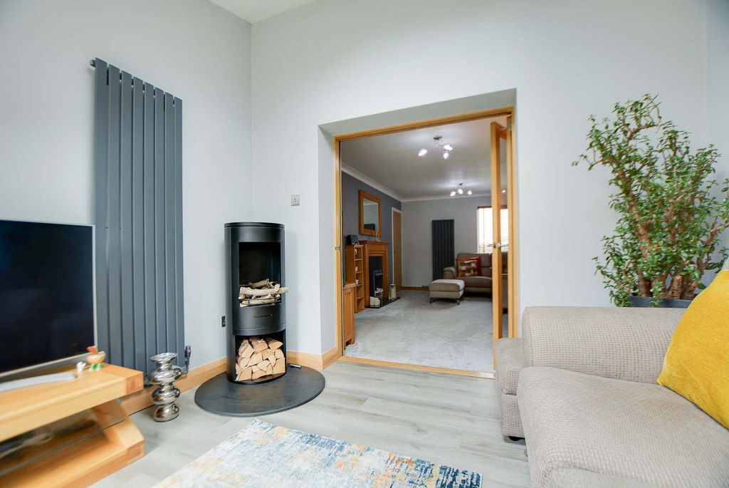 Property photo 1 of 28