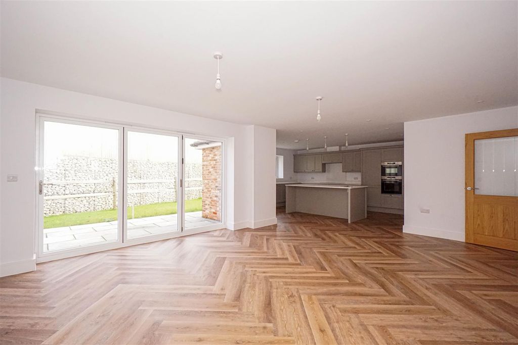 Property photo 2 of 37 Dsc00087.Jpg