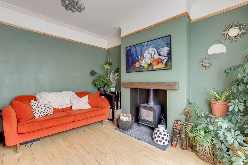 Property photo 3 of 28