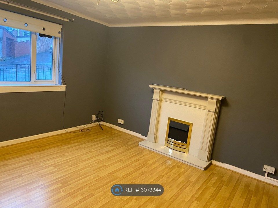Property photo 1 of 9 Living Room