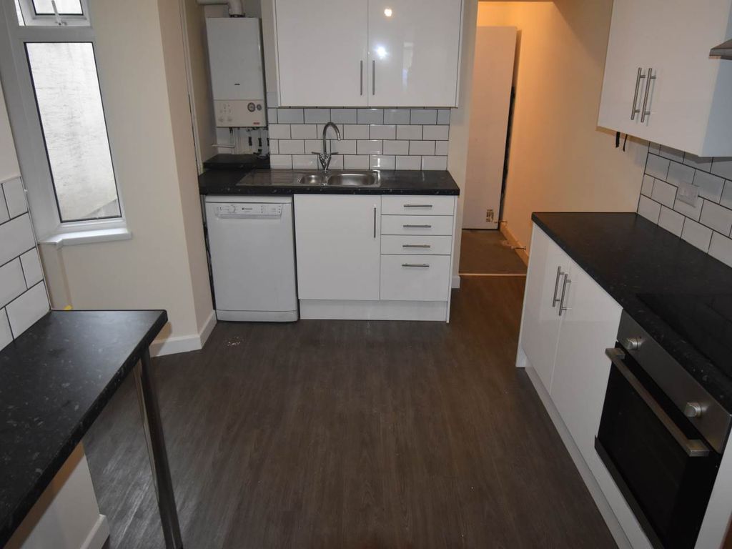 Property photo 1 of 8 Kitchen Photo 1