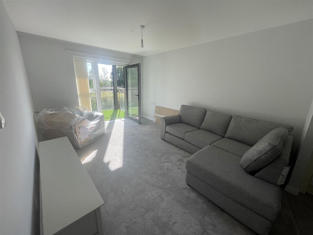 Property photo 2 of 15 17 Elm 1.Jpg