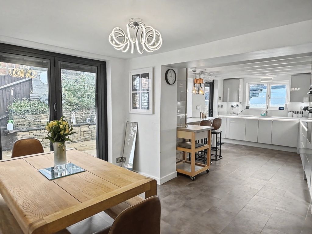 Property photo 3 of 43 4572206