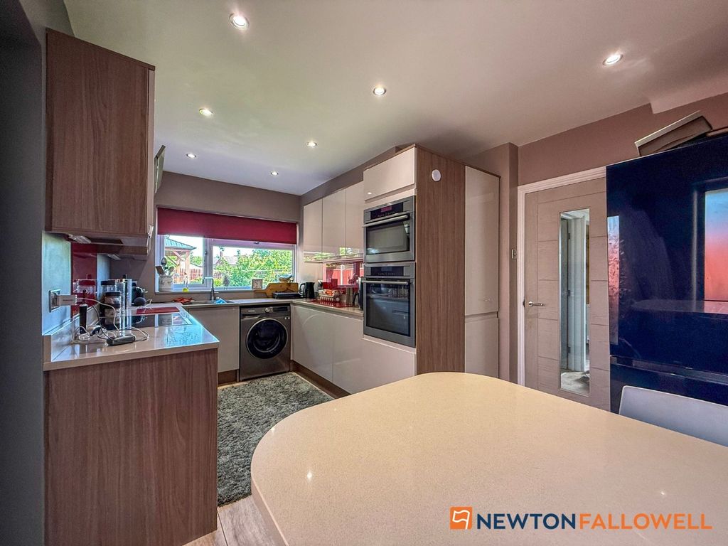 Property photo 2 of 19 Breakfast Kitchen
