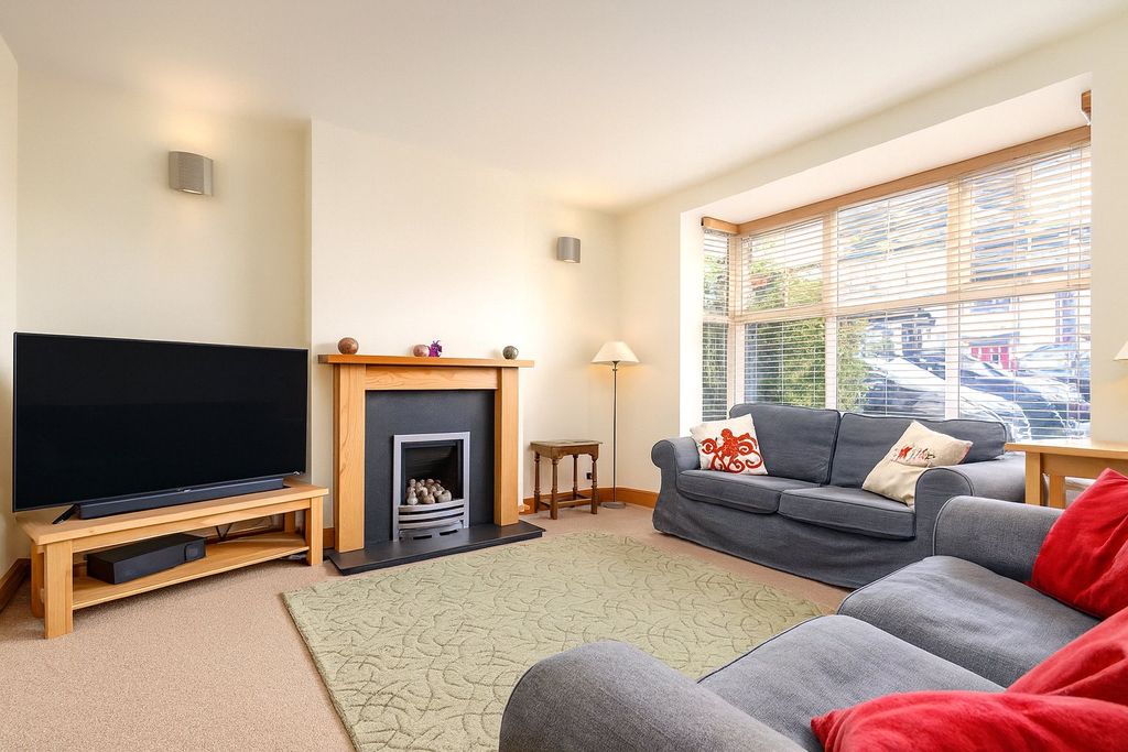 Property photo 2 of 19 Picture No. 24