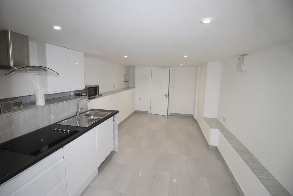 Property photo 2 of 11 Living Room.Jpg