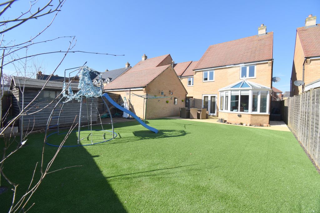 Property photo 2 of 31