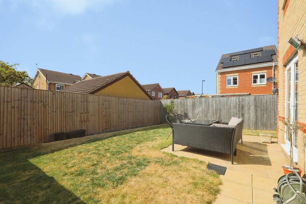 Property photo 2 of 17