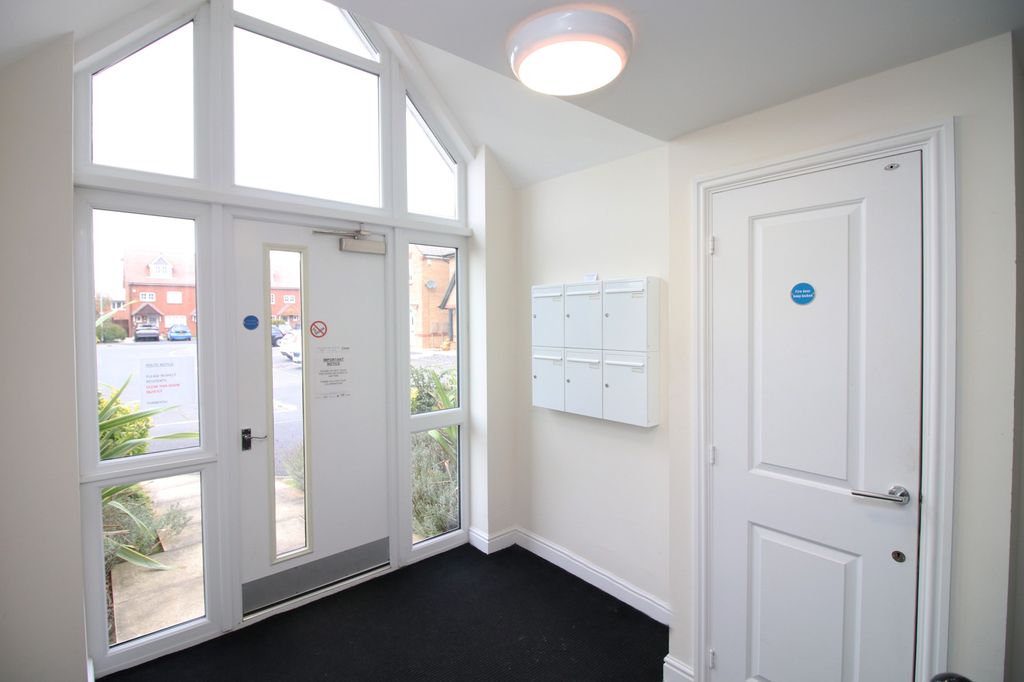 Additional image 16 of 2 bed flat for saleWindward Avenue, Fleetwood FY7