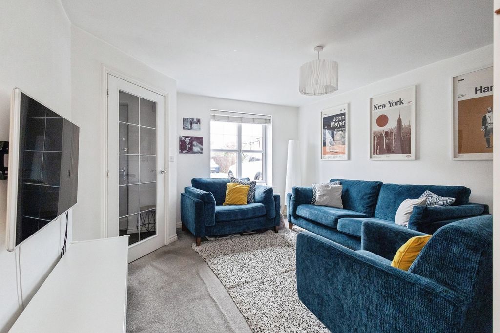 Property photo 3 of 19 Pbox-Img.Jpg