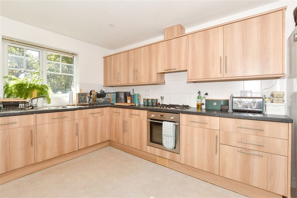 Property photo 3 of 13 Lounge/Kitchen