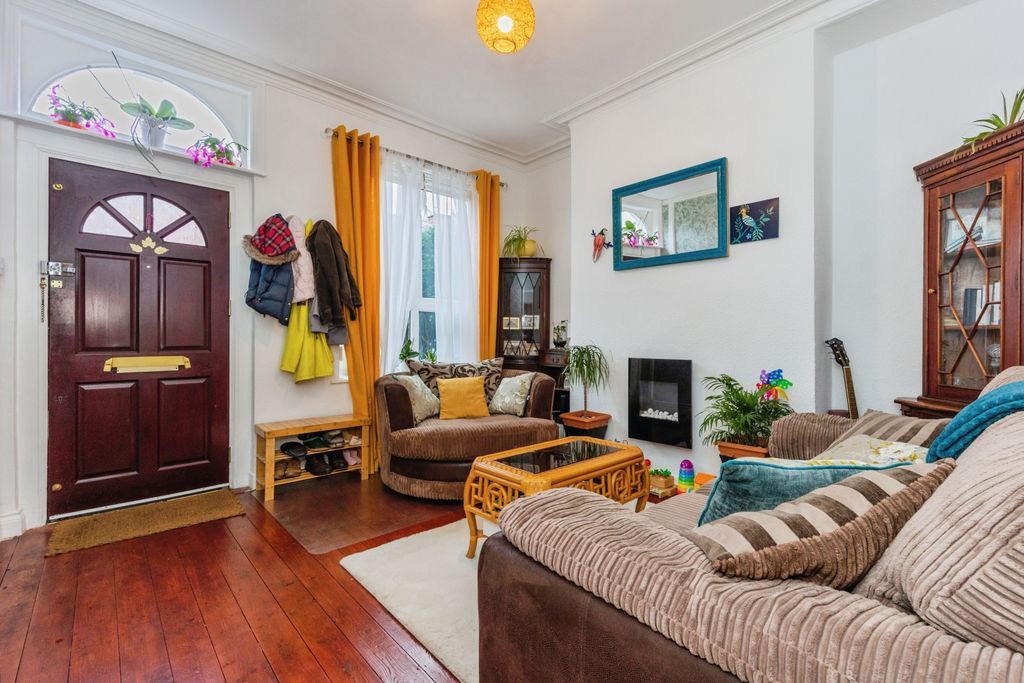 Property photo 2 of 15