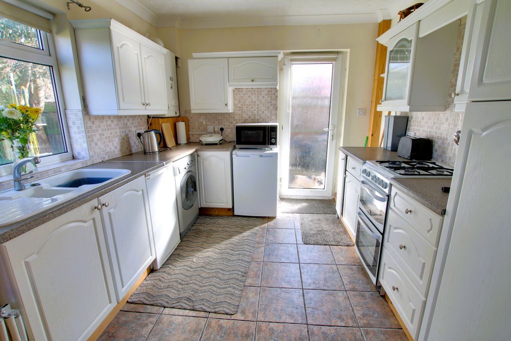 Property photo 3 of 12