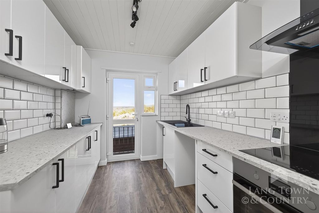 Property photo 3 of 9 0011.Jpg