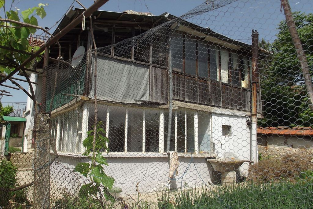 Property photo 2 of 7