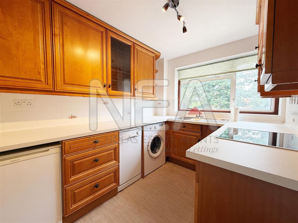 Property photo 3 of 15 Kitchen