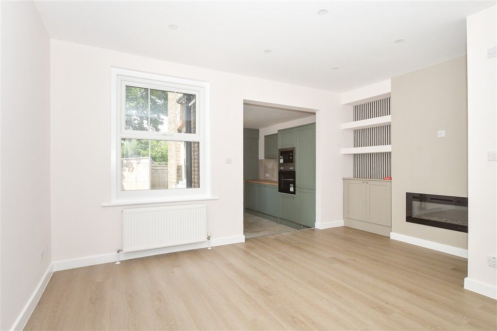 Property photo 3 of 13 Dining Area