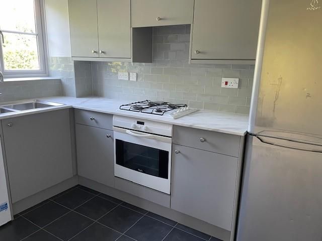 Property photo 2 of 9 Kitchen.Jpg
