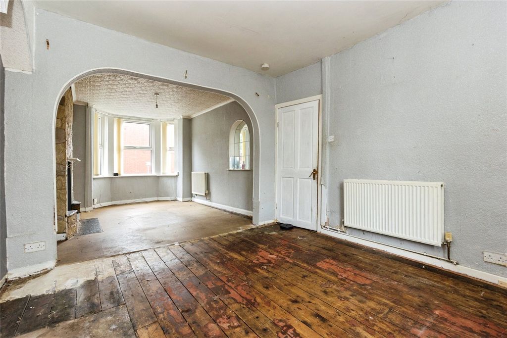 Property photo 3 of 21 Picture No. 30