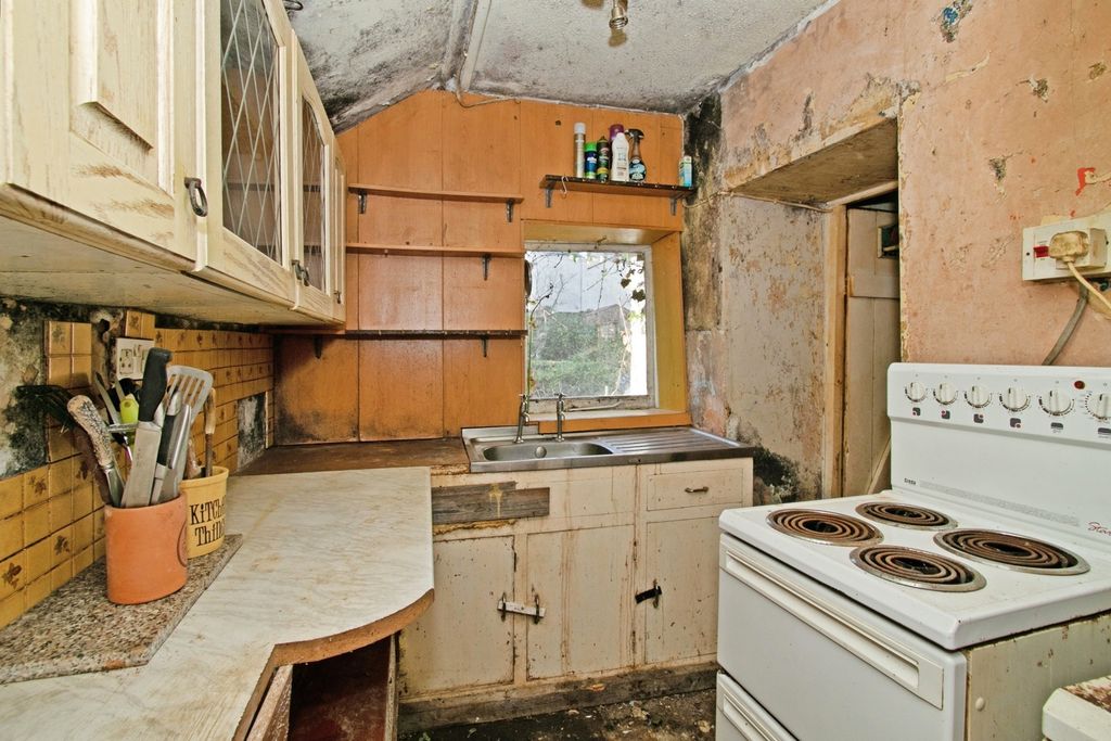 Property photo 3 of 17 Photo