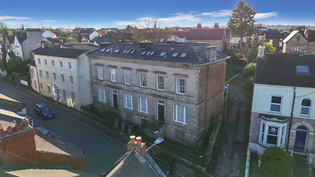 Property photo 1 of 10