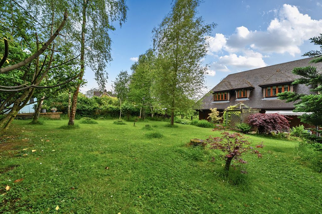 Property photo 2 of 41