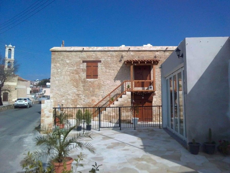 Property photo 2 of 3